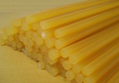 黄色热熔胶棒专业生产环保热熔胶棒就选山鹰