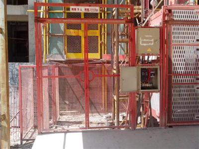 施工安全电梯防护门 物料提升机防护门
