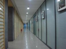 上海室内办公大楼玻璃隔断产品材料设计装修